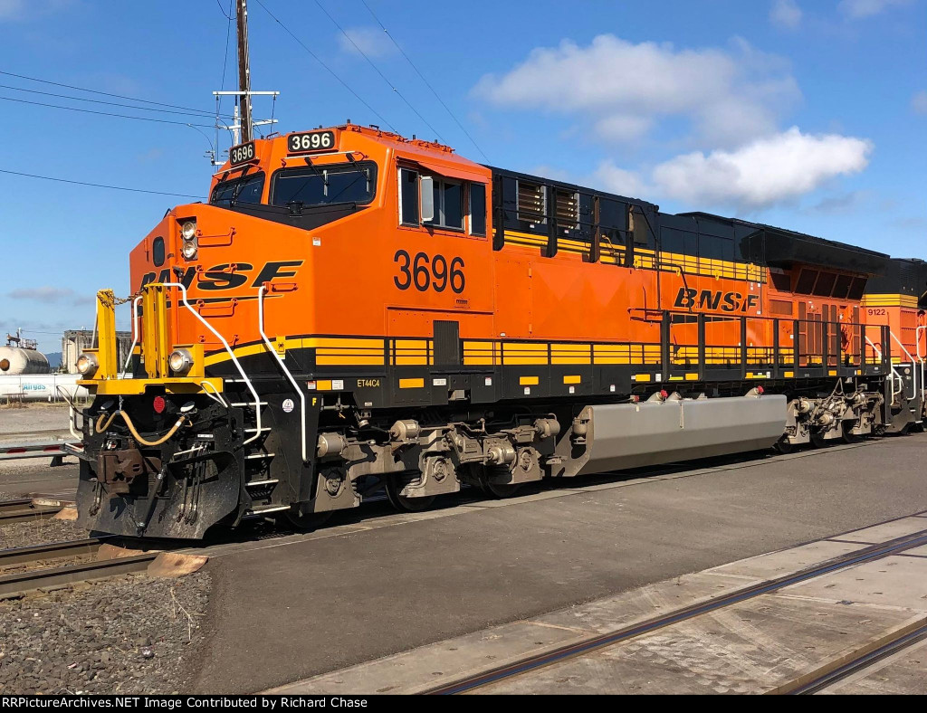 BNSF 3696